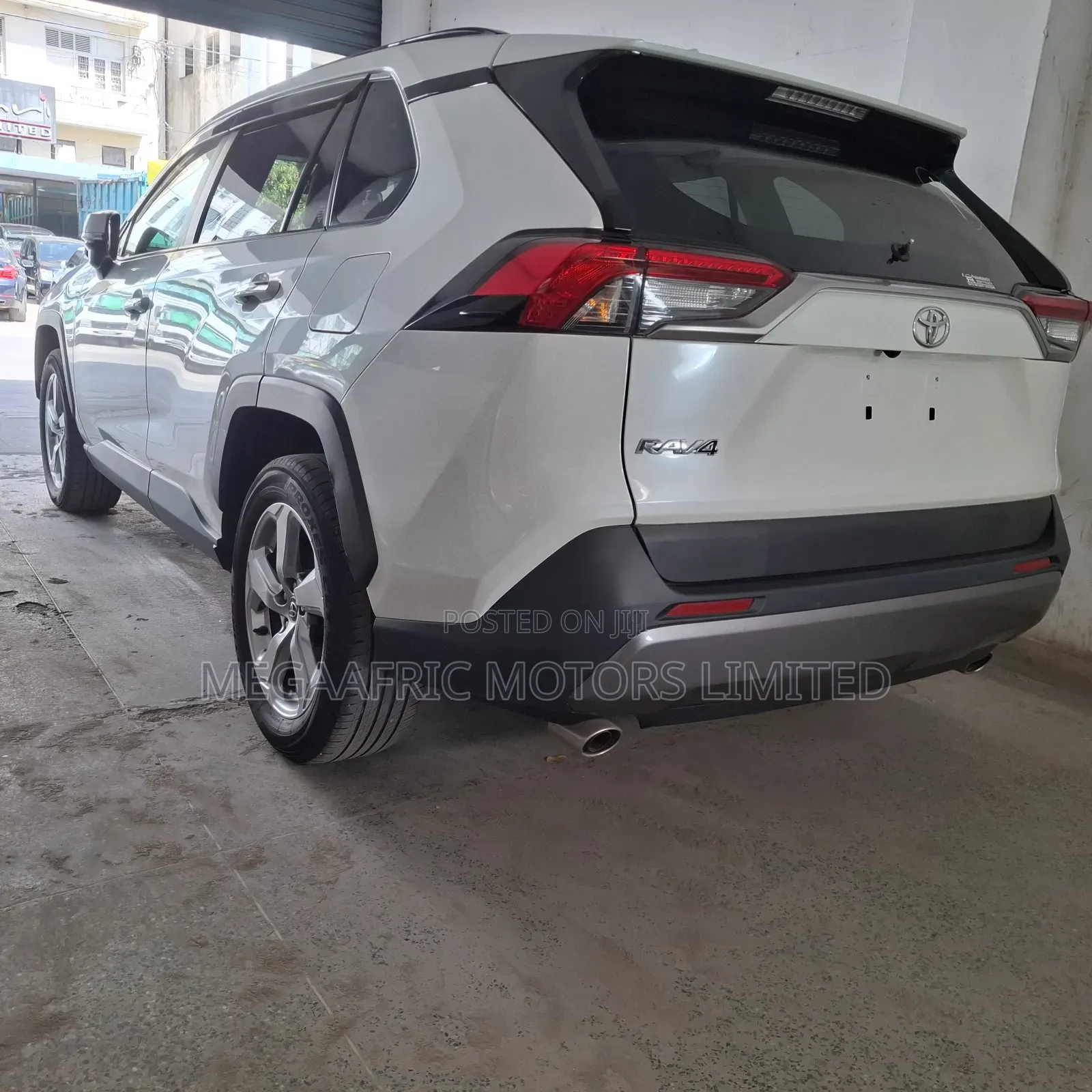 Toyota RAV4 Limited AWD 2019 White