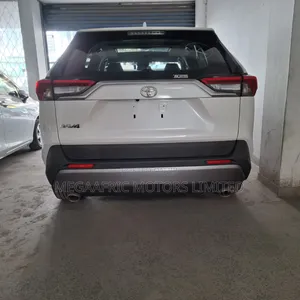 Toyota RAV4 Limited AWD 2019 White
