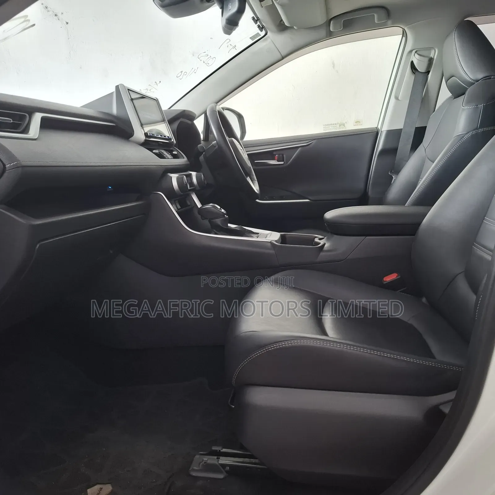 Toyota RAV4 Limited AWD 2019 White