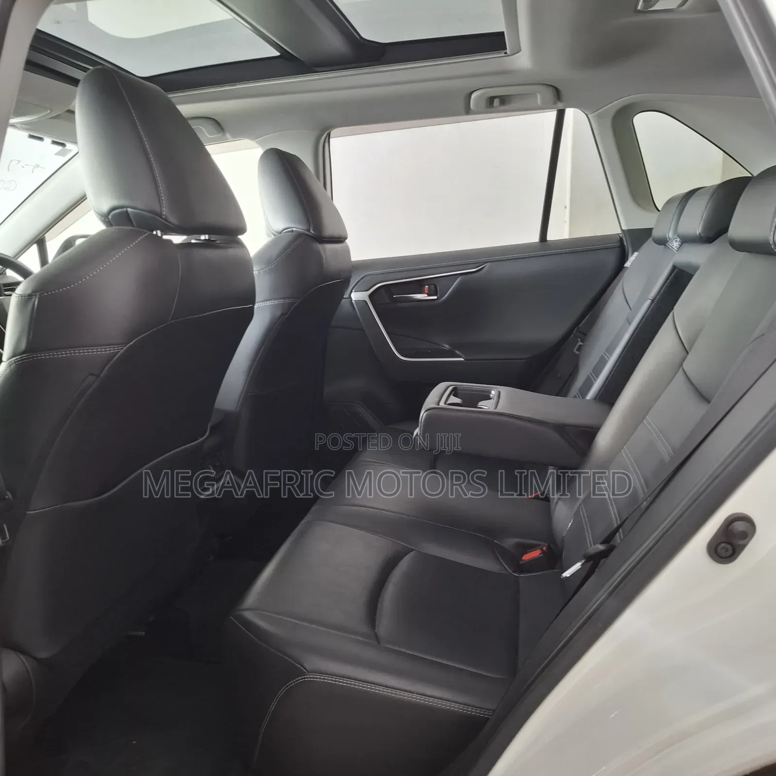 Toyota RAV4 Limited AWD 2019 White