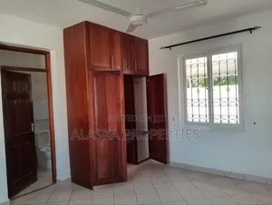 5bdrm Maisonette in Nyali Estate for rent