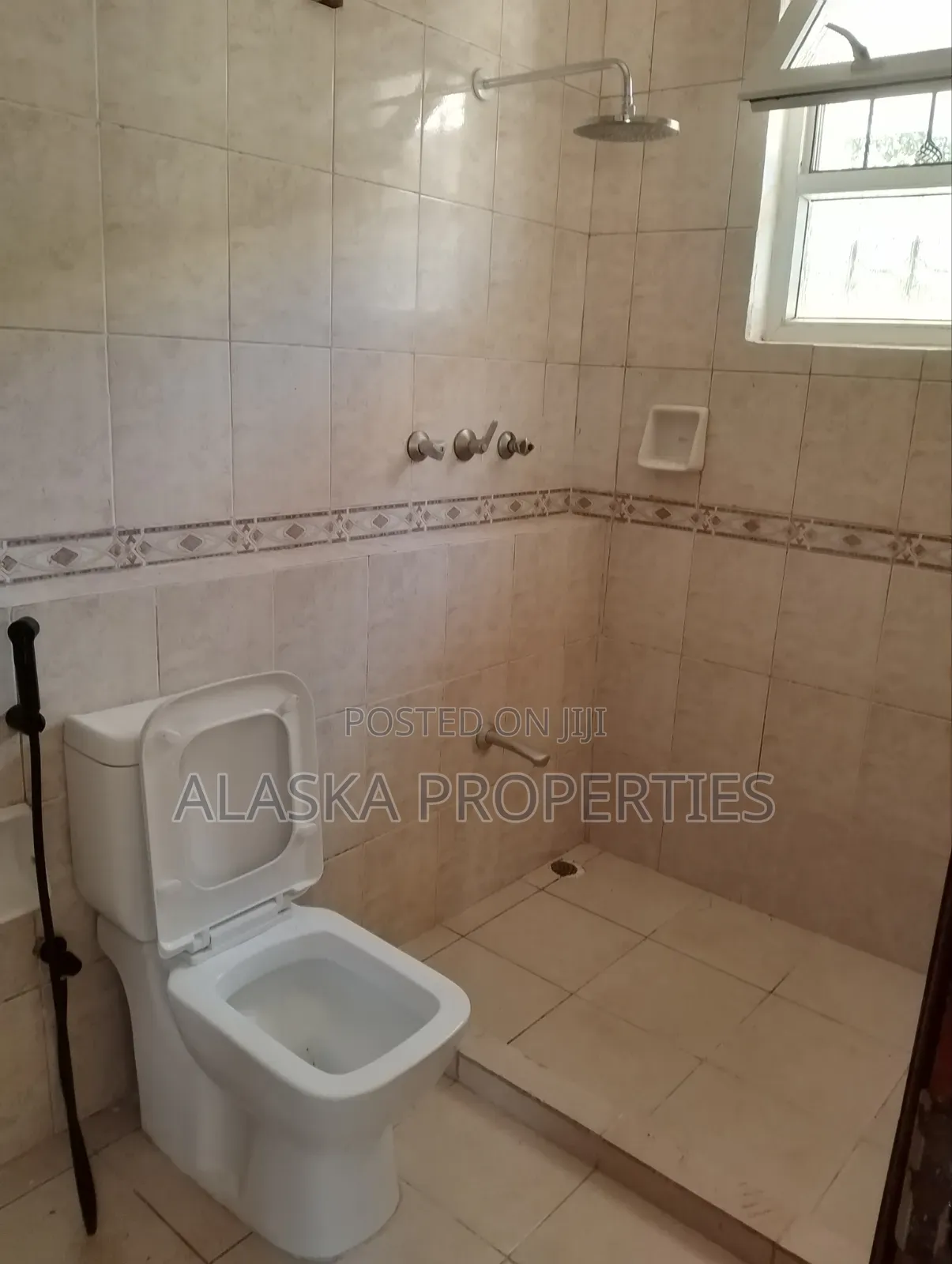 5bdrm Maisonette in Nyali Estate for rent