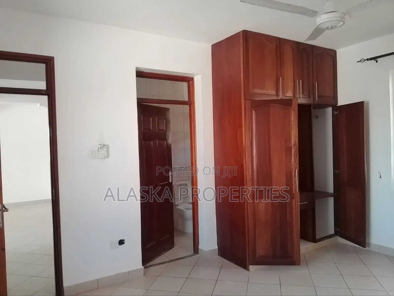 5bdrm Maisonette in Nyali Estate for rent