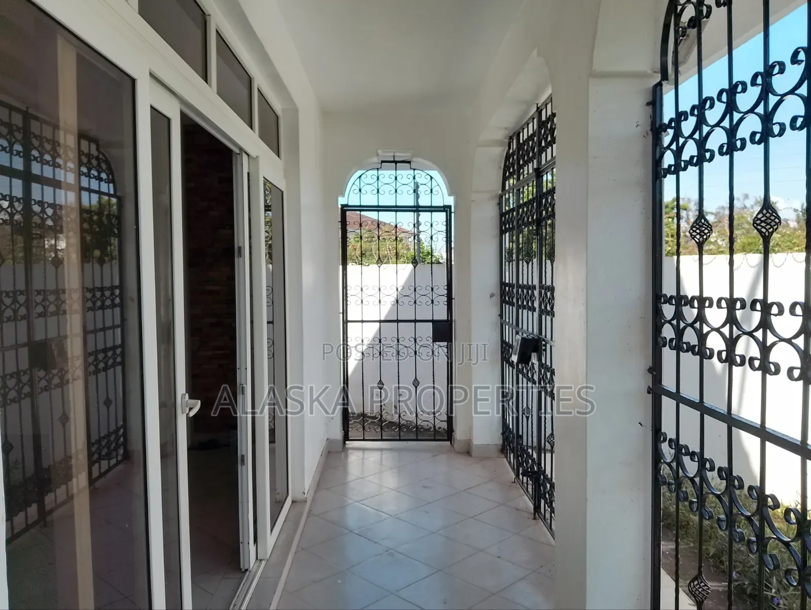 5bdrm Maisonette in Nyali Estate for rent