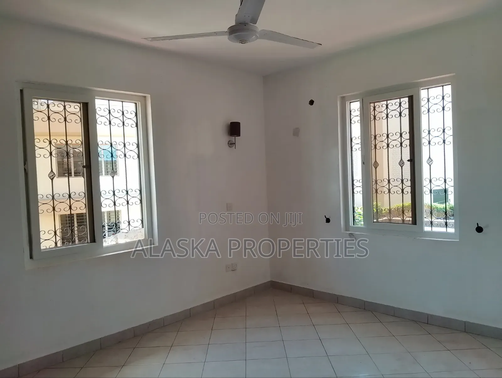 5bdrm Maisonette in Nyali Estate for rent