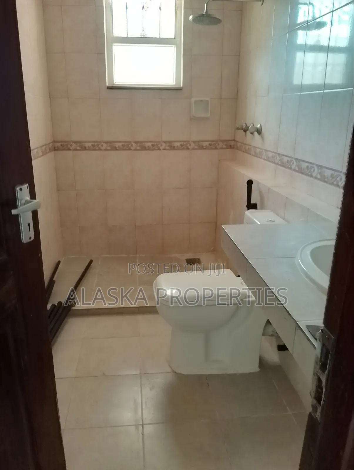 5bdrm Maisonette in Nyali Estate for rent