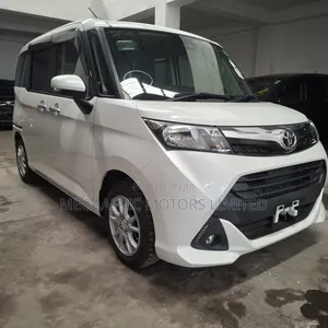 Toyota Tank 1.0 FWD 2019 White