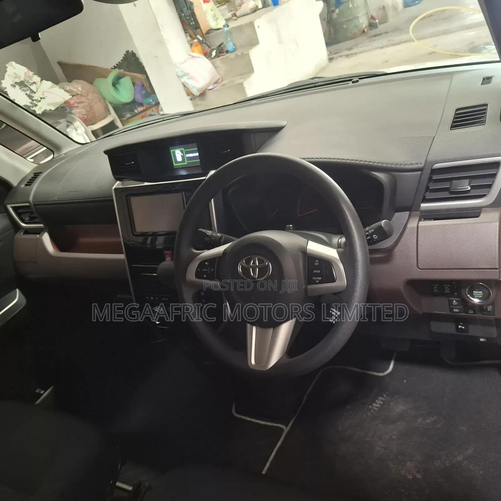 Toyota Tank 1.0 FWD 2019 White