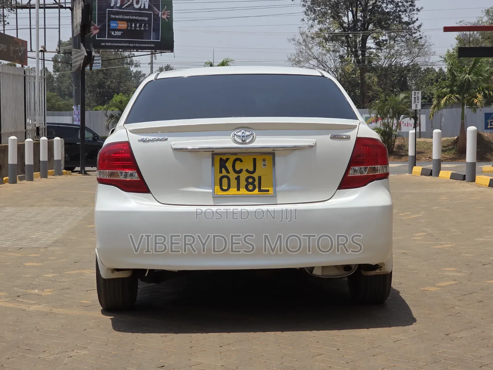 Toyota Axio 2009 White