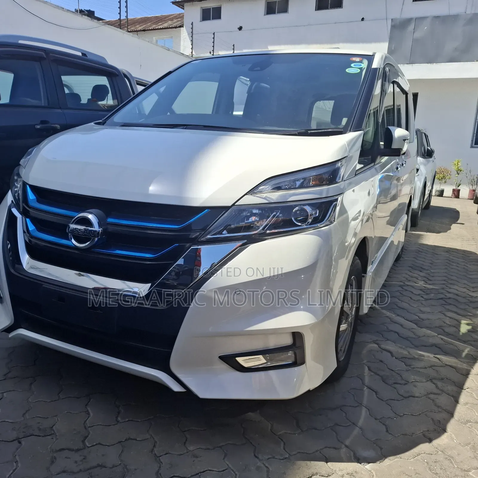 Nissan Serena 2019 White