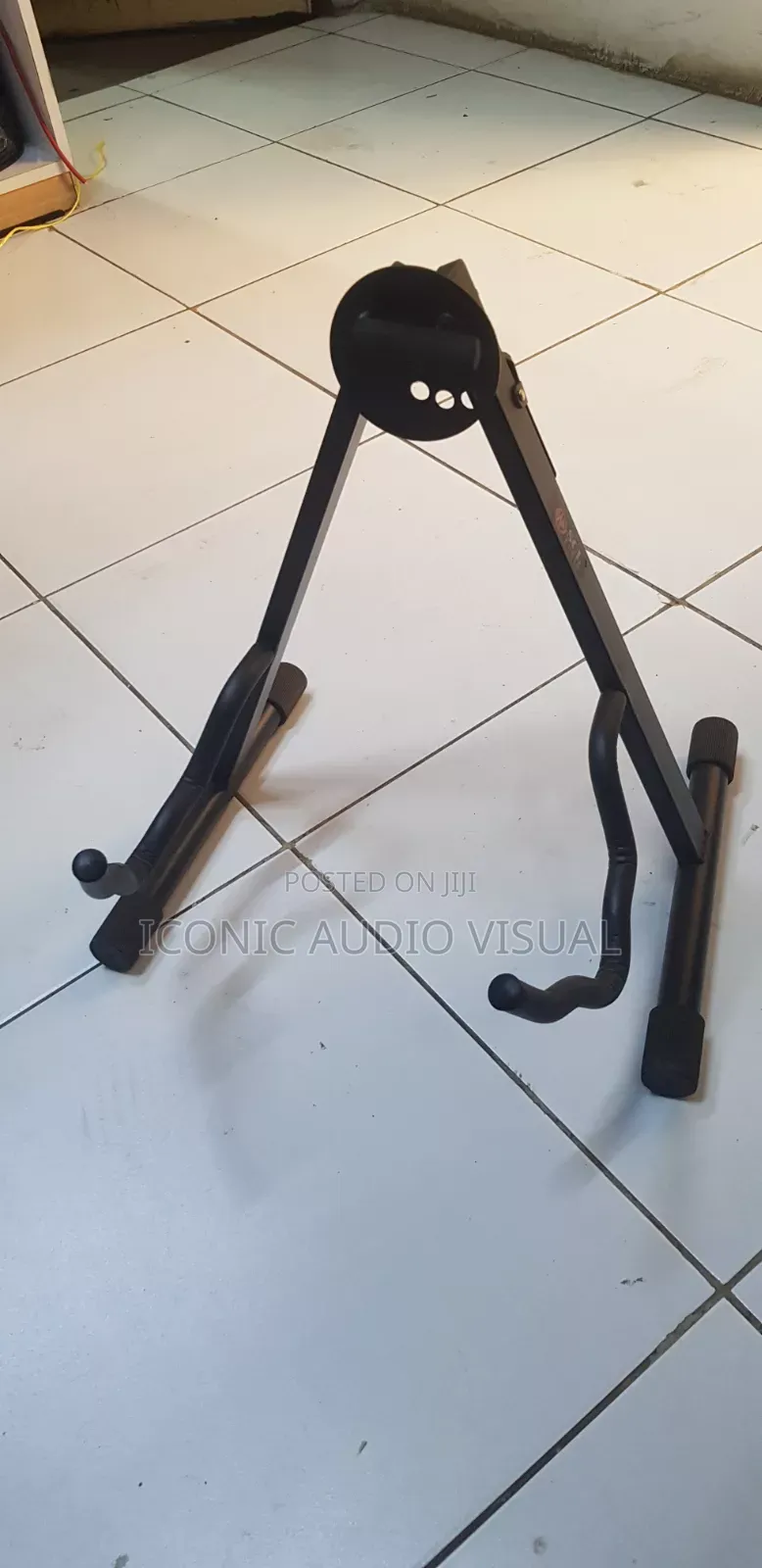 Guitor Stand