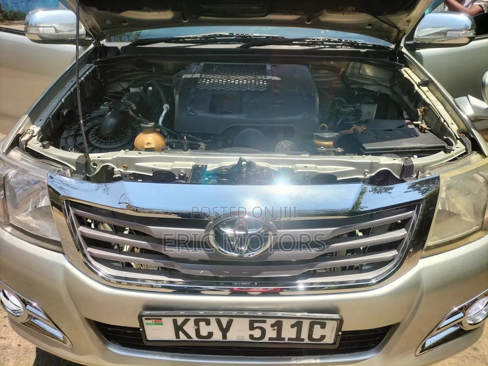 Toyota Hilux 2013 Brown