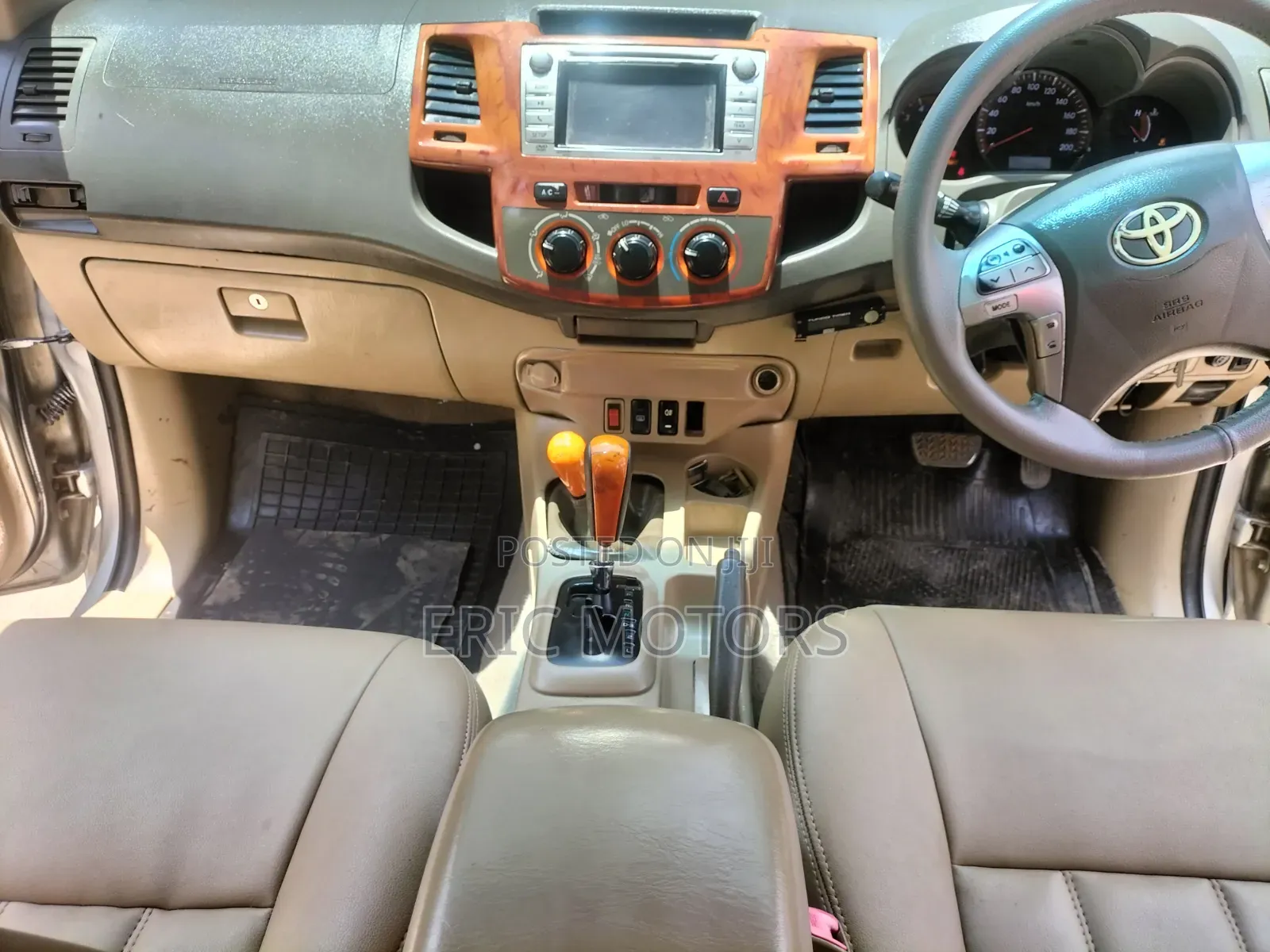 Toyota Hilux 2013 Brown