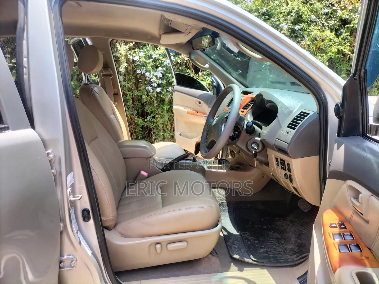 Toyota Hilux 2013 Brown