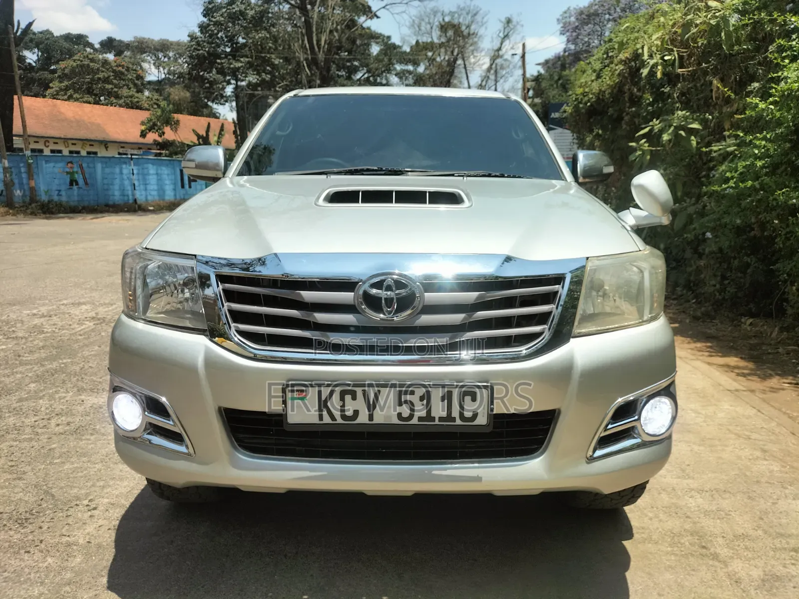 Toyota Hilux 2013 Brown
