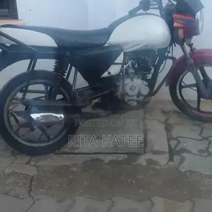 Bajaj Boxer 125 2022 Red