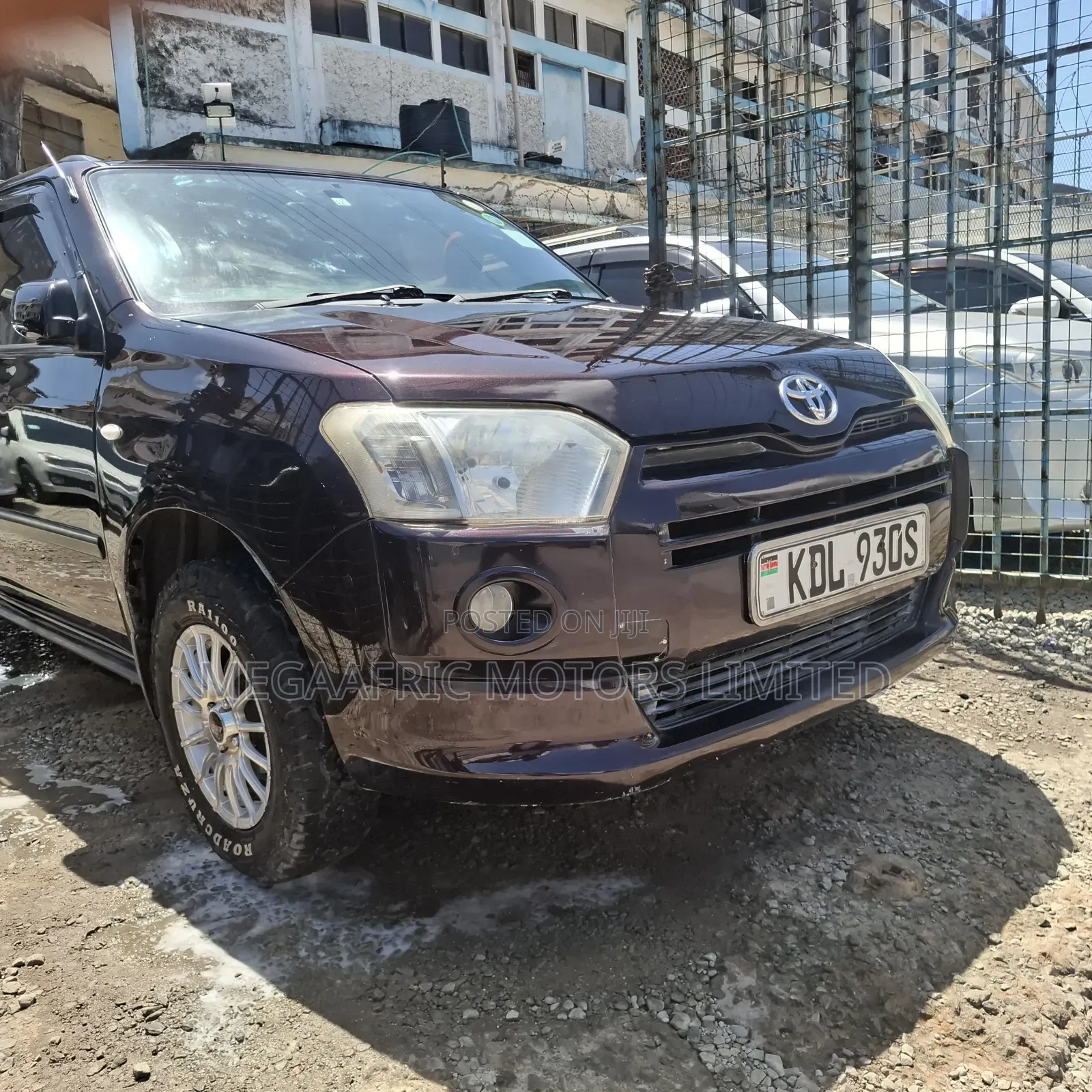 Toyota Probox 1.5 DX Comfort 2WD 2017 Maroon