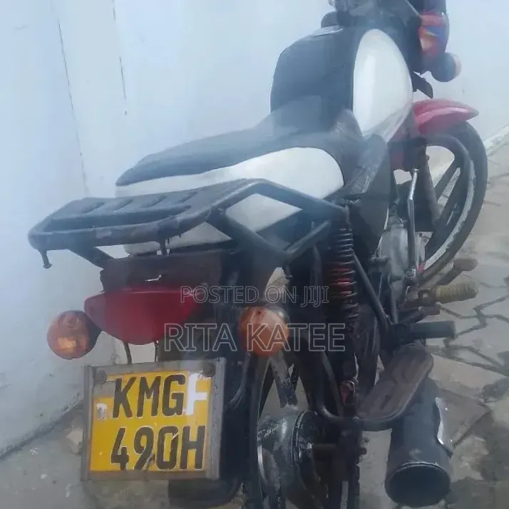 Bajaj Boxer 125 2022 Red