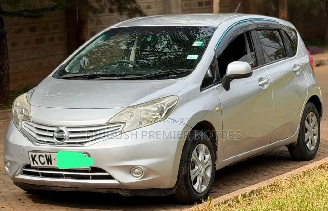 Nissan Note 2012 Silver