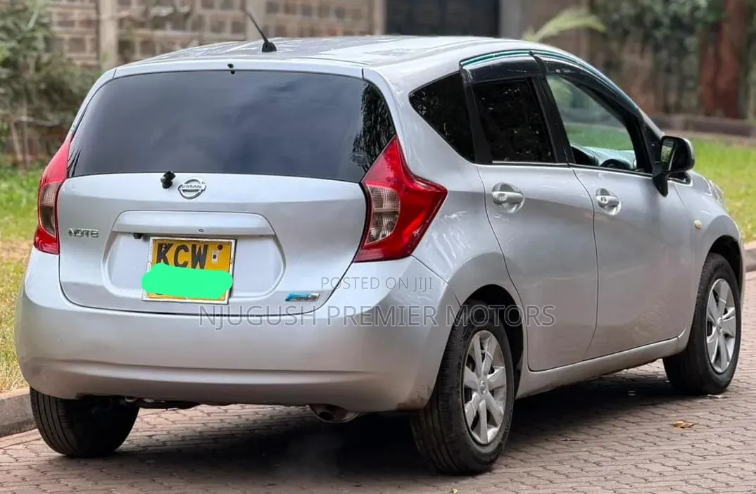 Nissan Note 2012 Silver