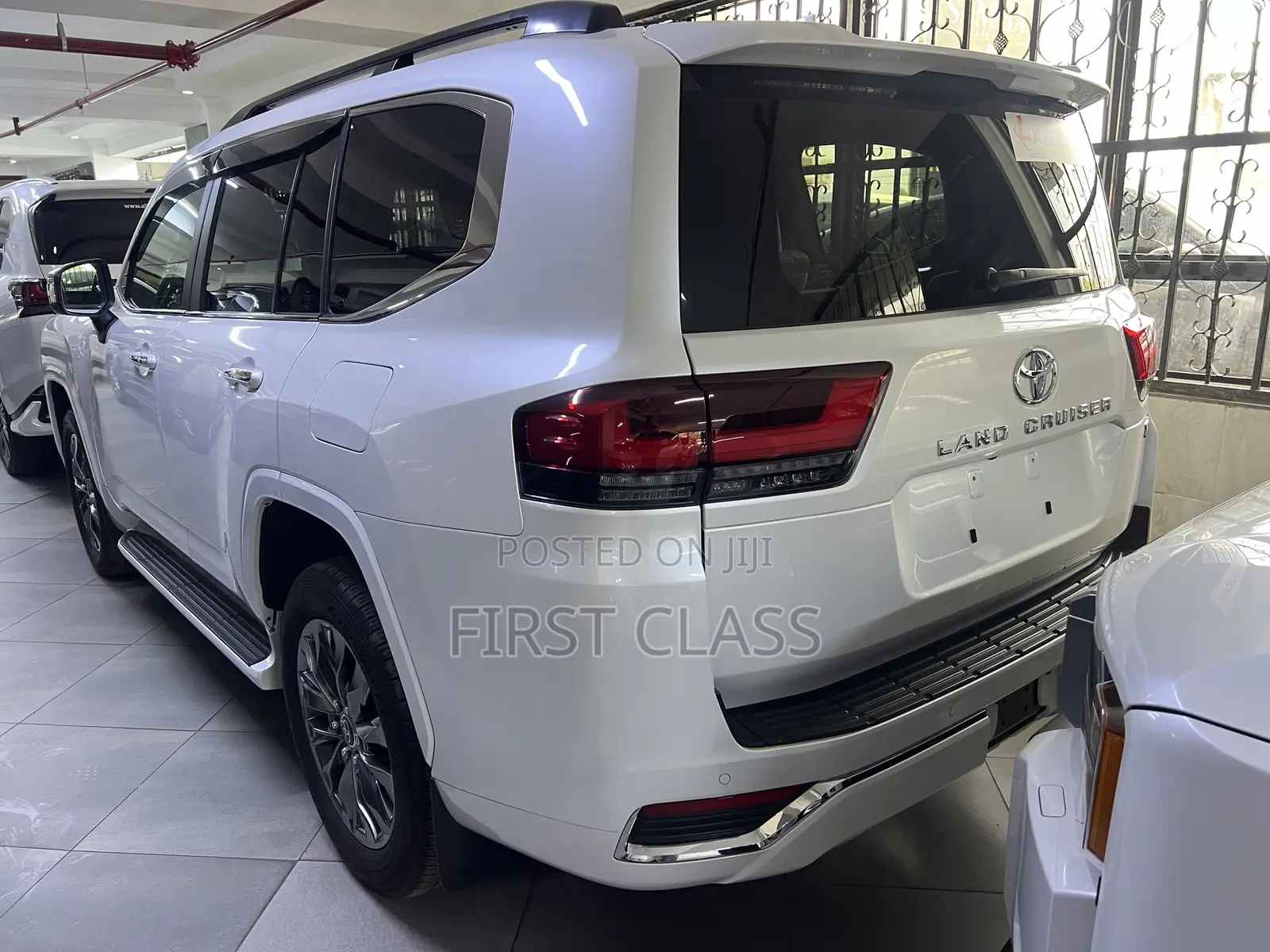 Toyota Land Cruiser LC300 2023 White