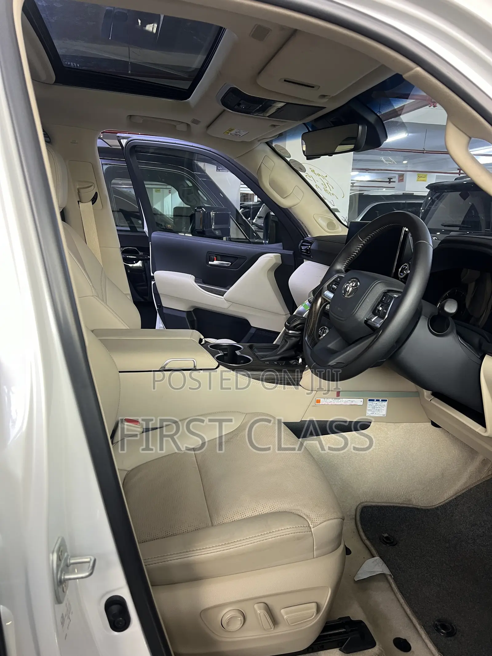 Toyota Land Cruiser LC300 2023 White