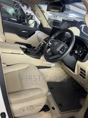 Toyota Land Cruiser LC300 2023 White
