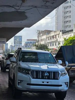 Toyota Land Cruiser Prado 2019 White