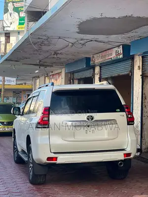 Toyota Land Cruiser Prado 2019 White