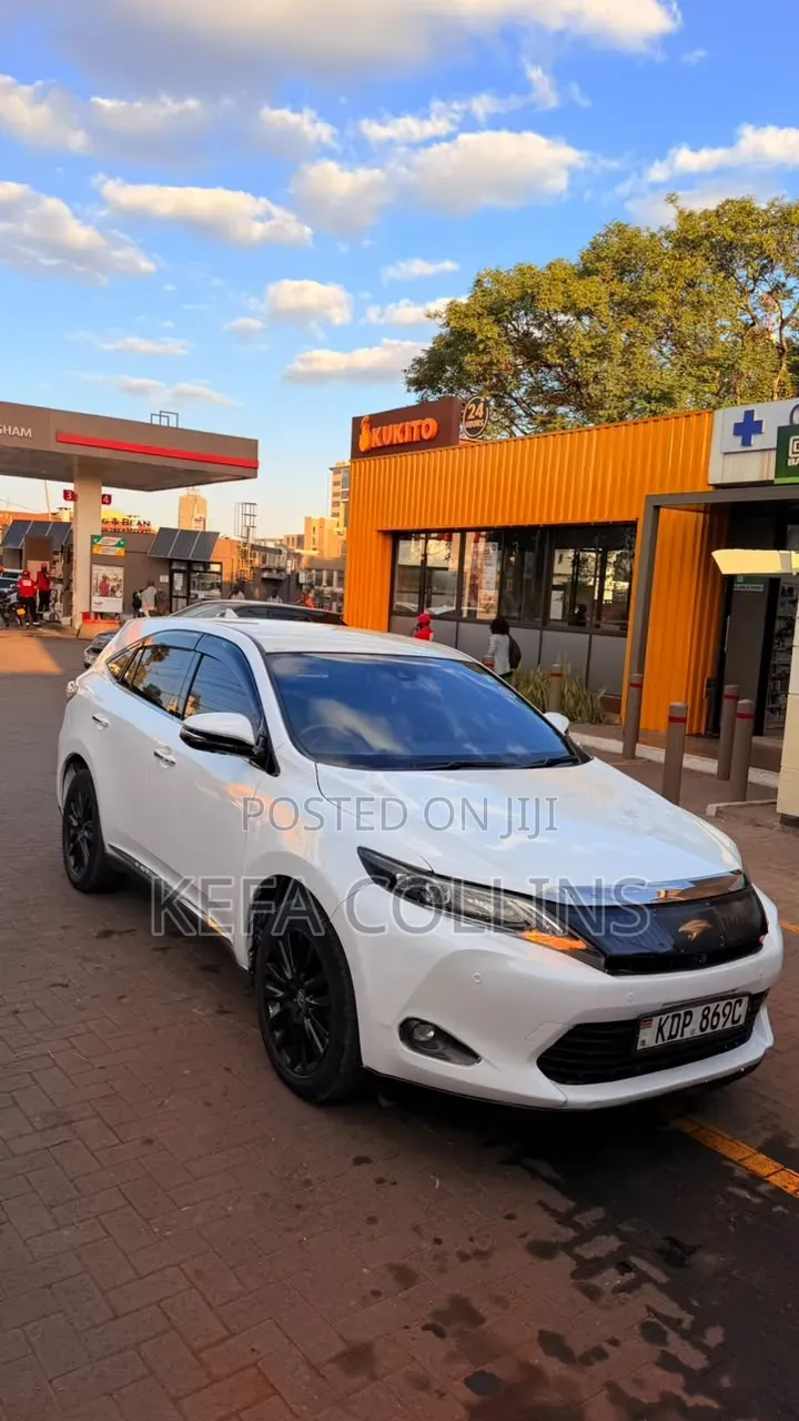 Toyota Harrier 2.0 2017 White
