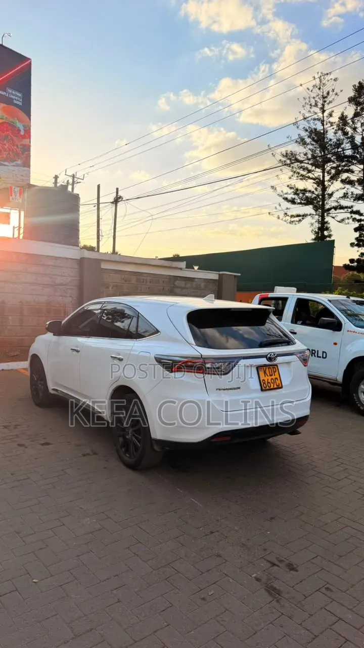 Toyota Harrier 2.0 2017 White