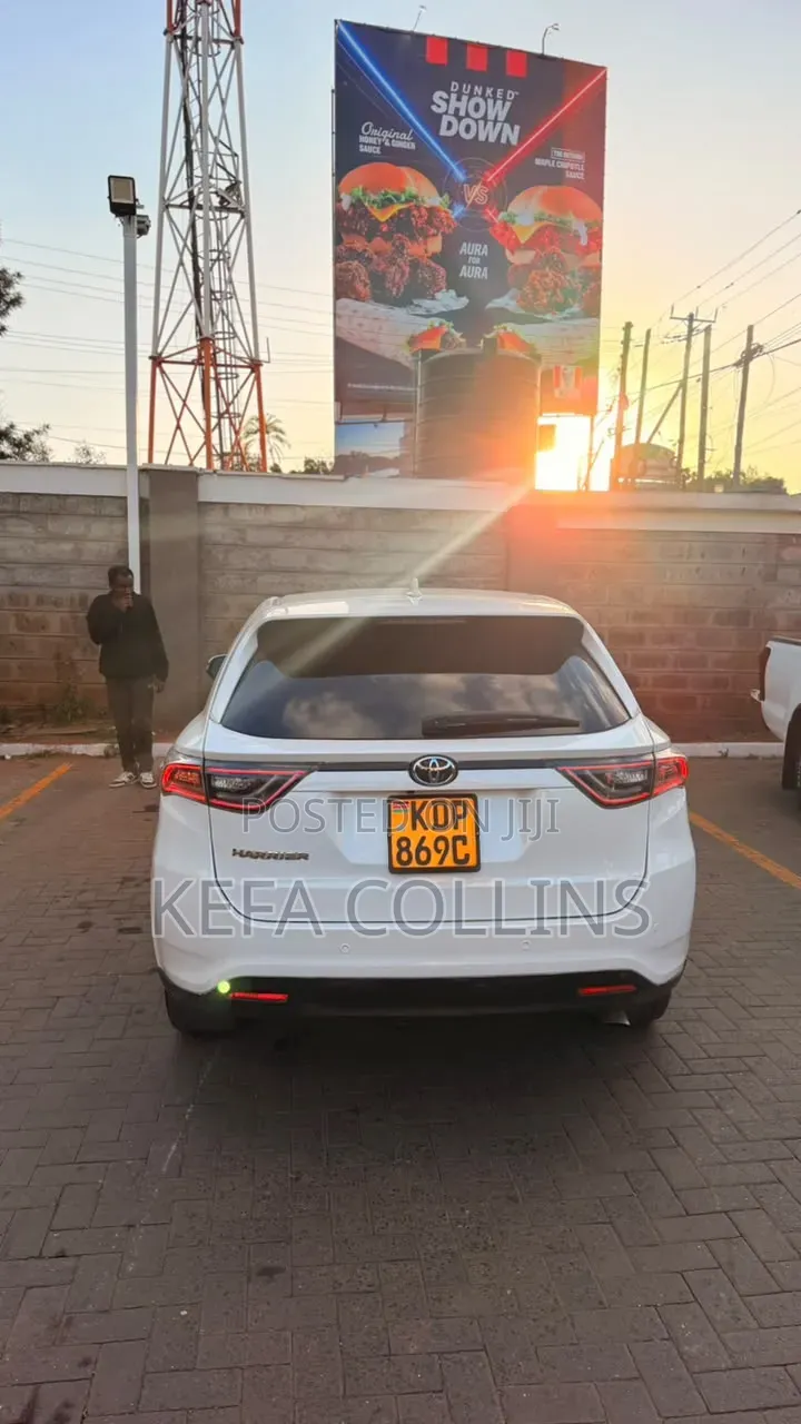 Toyota Harrier 2.0 2017 White