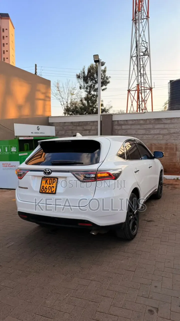 Toyota Harrier 2.0 2017 White