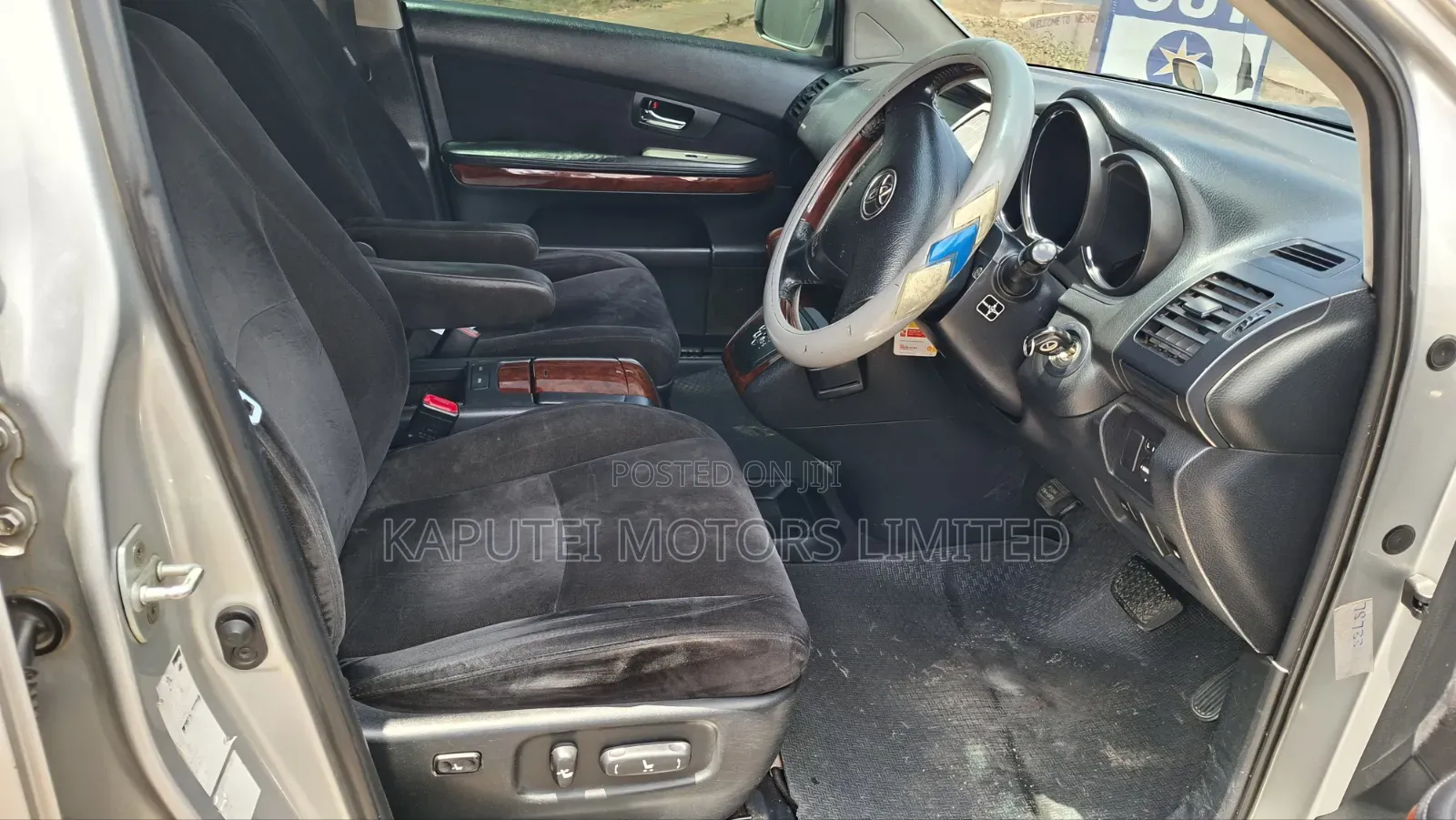 Toyota Harrier 2011 Silver