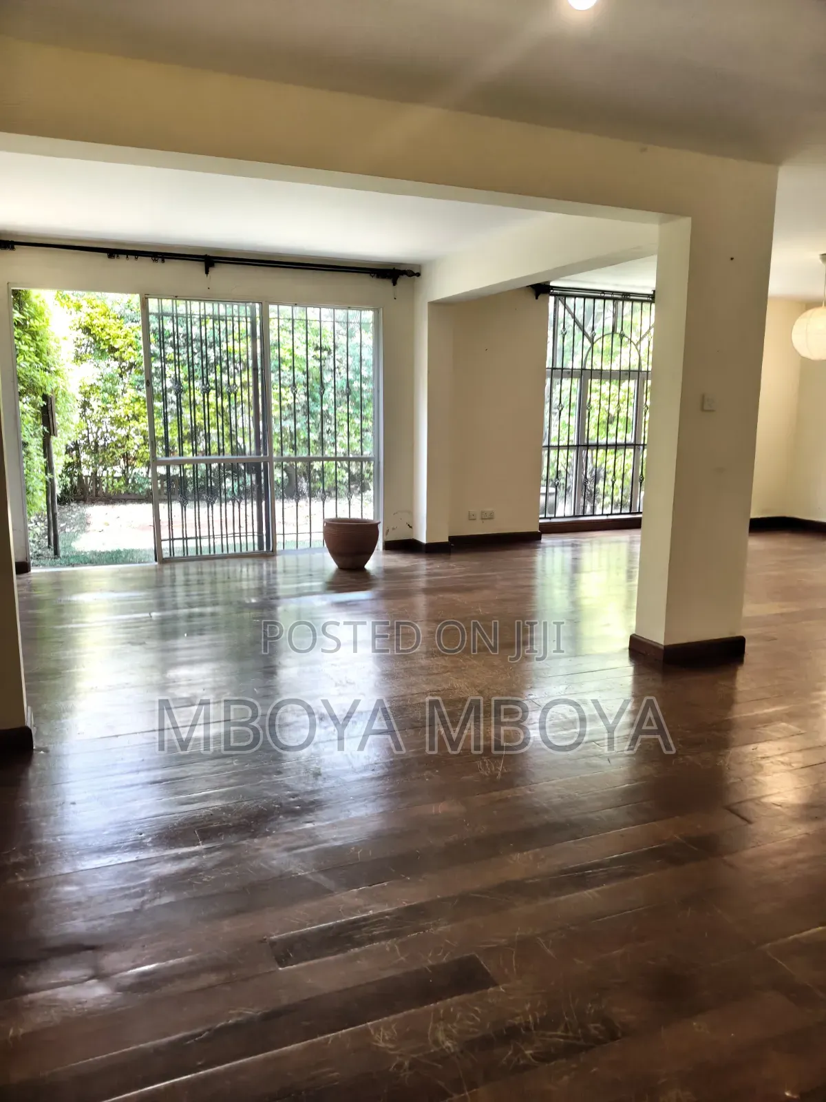 5bdrm Townhouse / Terrace in Spring Valley for rent