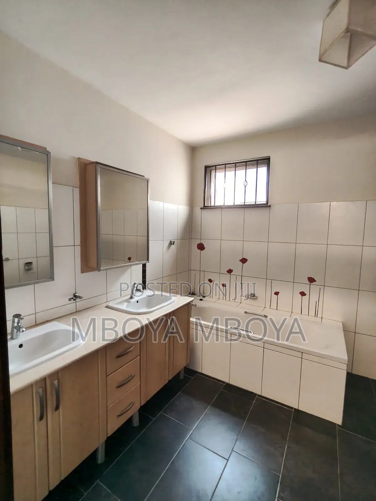 5bdrm Townhouse / Terrace in Spring Valley for rent