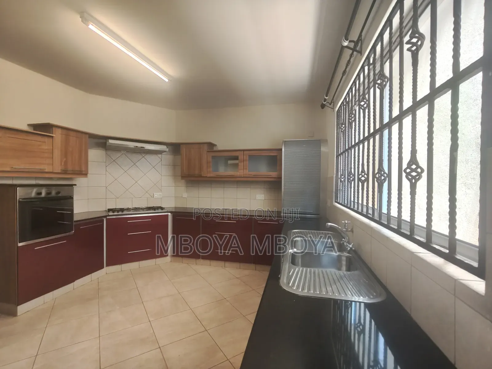 5bdrm Townhouse / Terrace in Spring Valley for rent