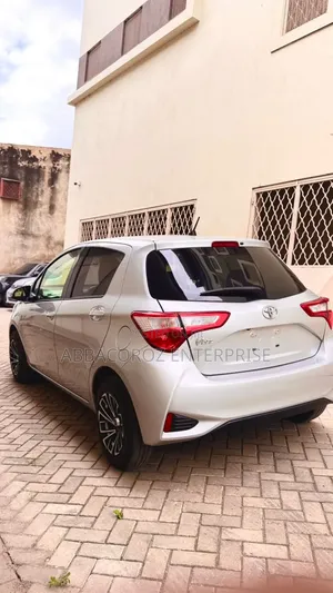 Toyota Vitz 2020 Silver