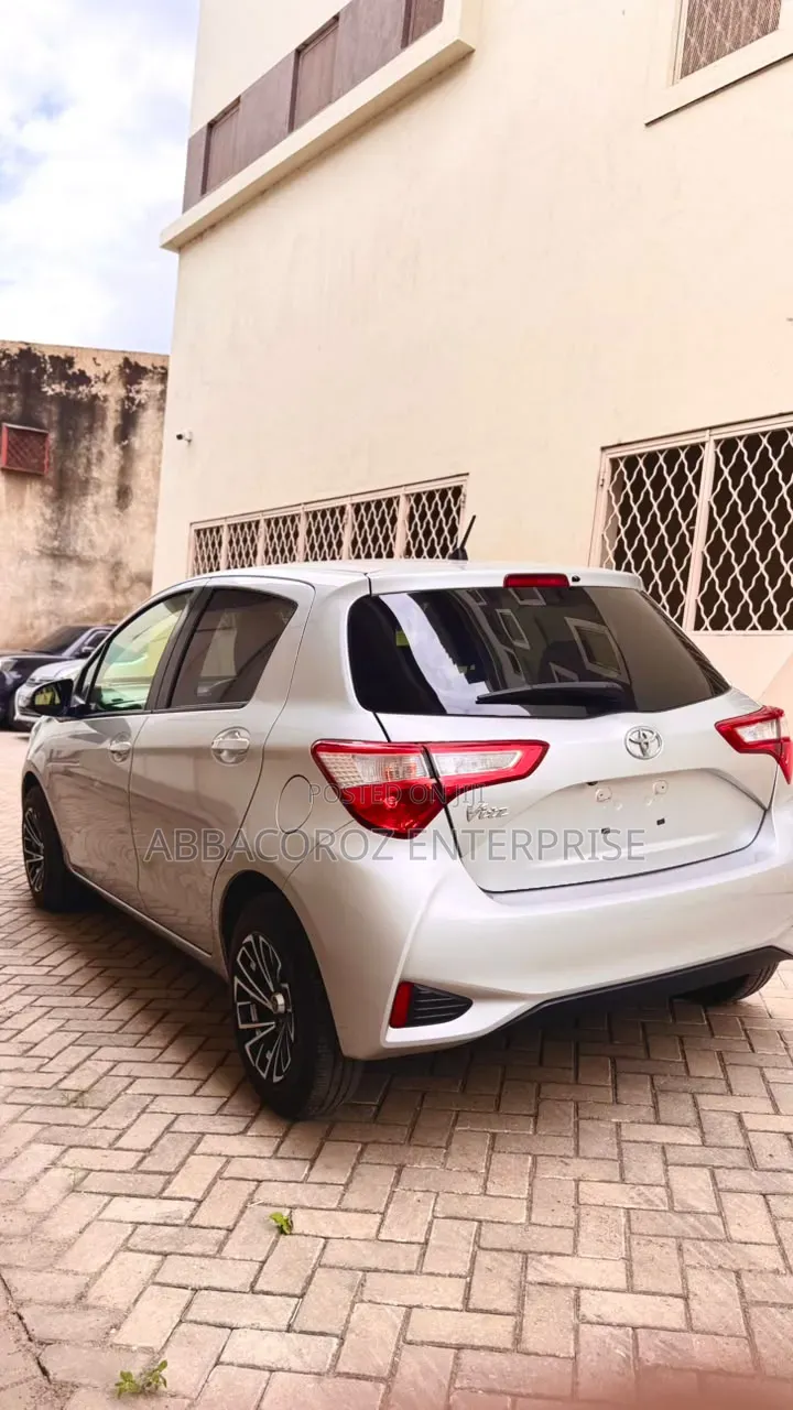 Toyota Vitz 2020 Silver