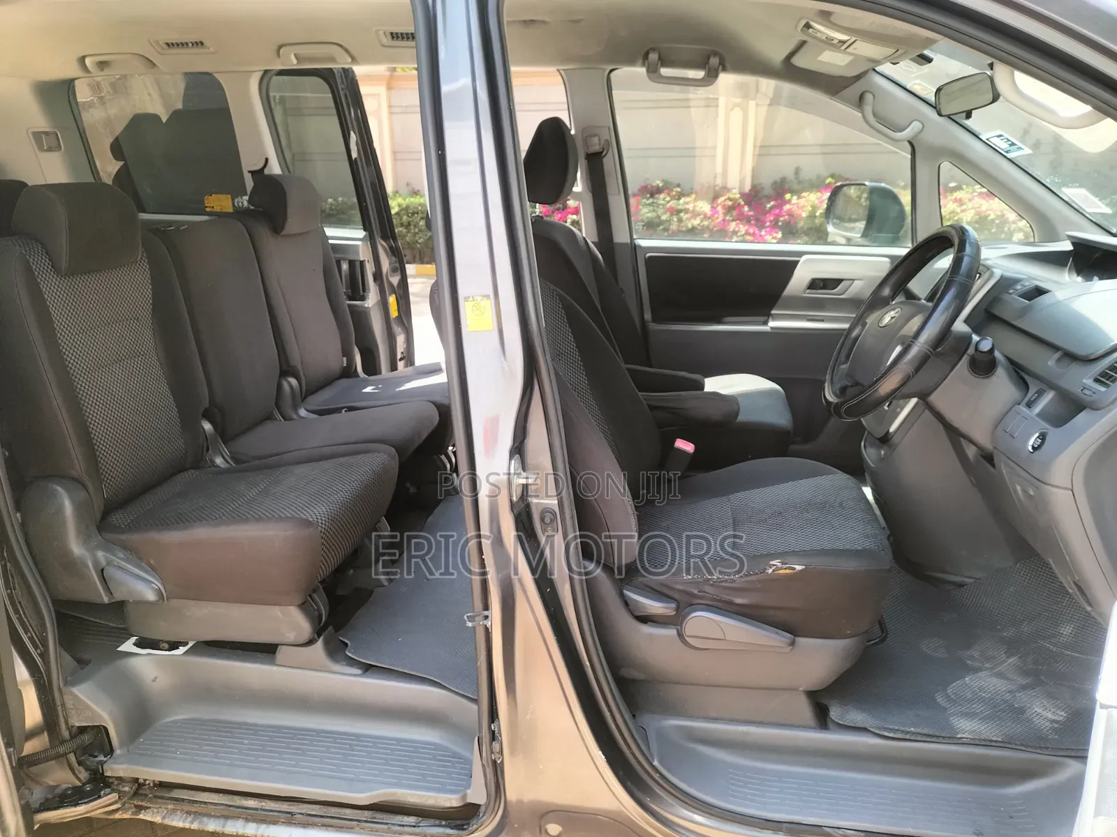 Toyota Noah 2010 Black