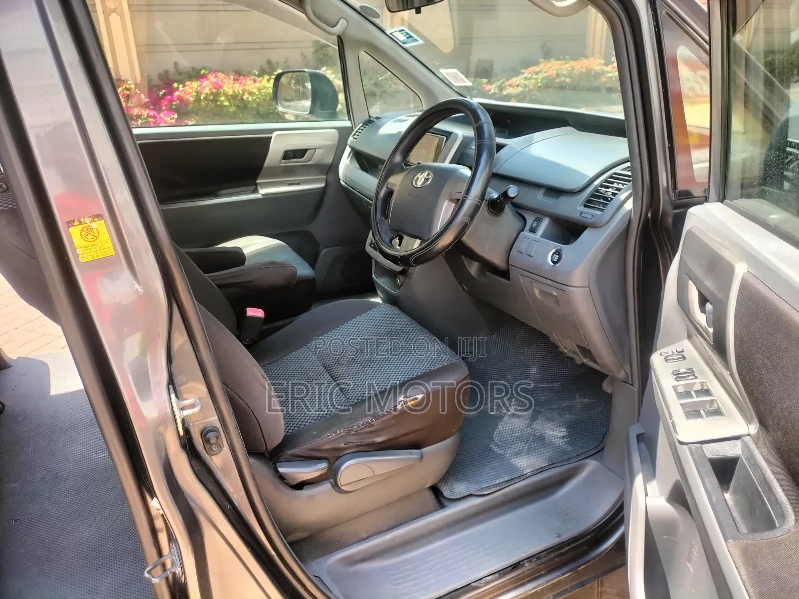Toyota Noah 2010 Black