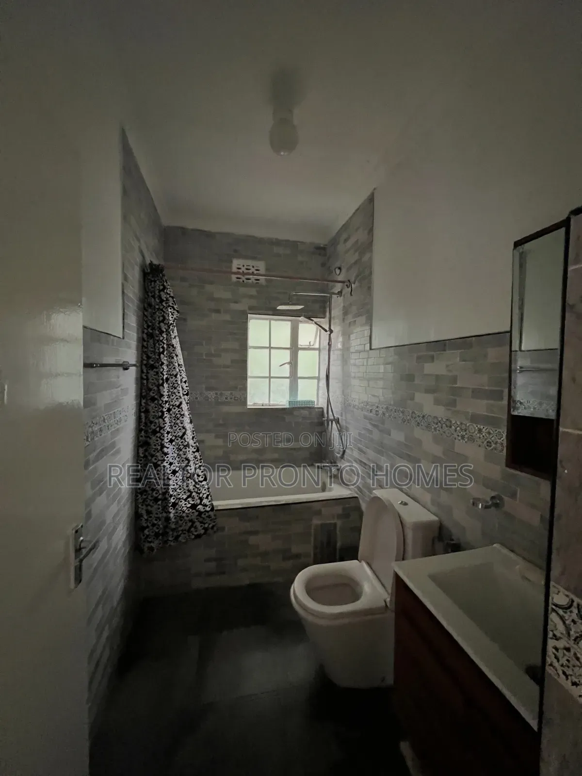3bdrm Bungalow in Lavington, Muthangari for rent