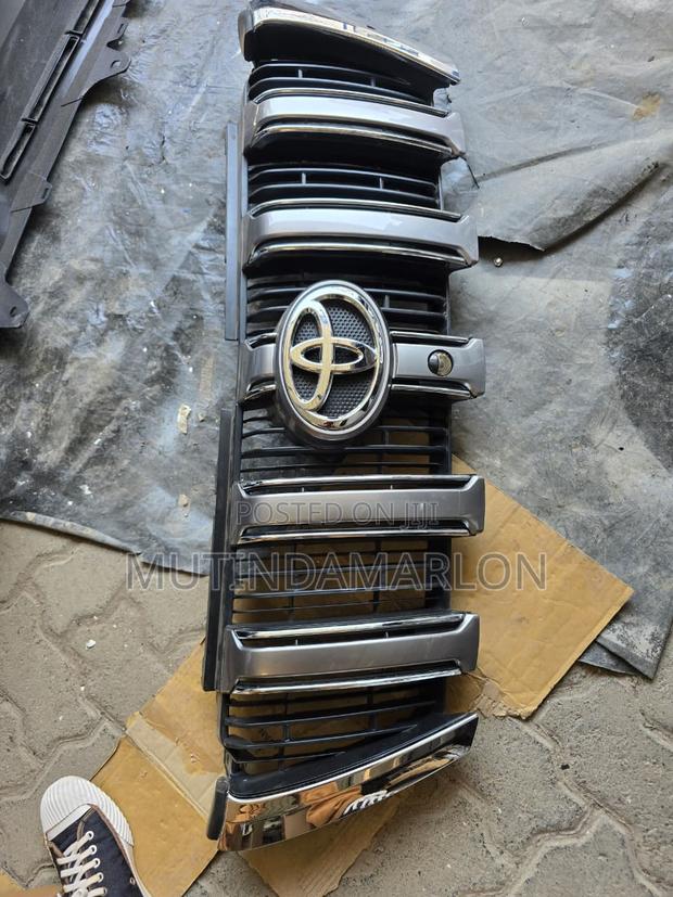 Prado J150 Grill