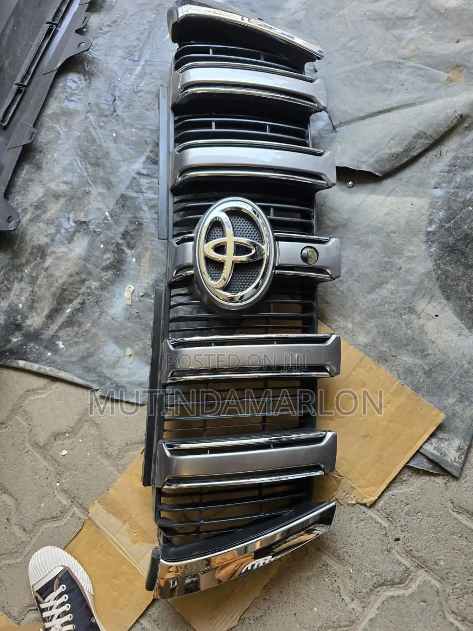 Prado J150 Grill