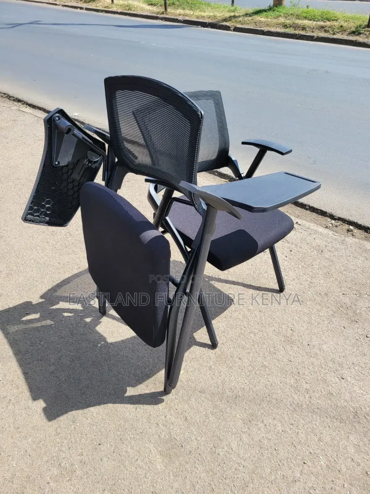 Mordern Folding Chair With Writing Tablet