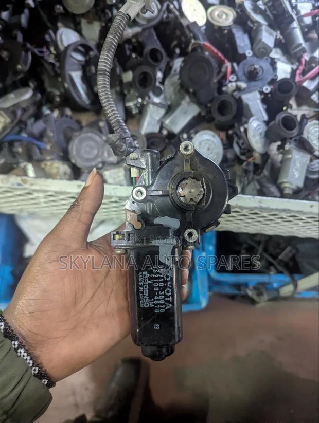 Toyota 100 Window Motor