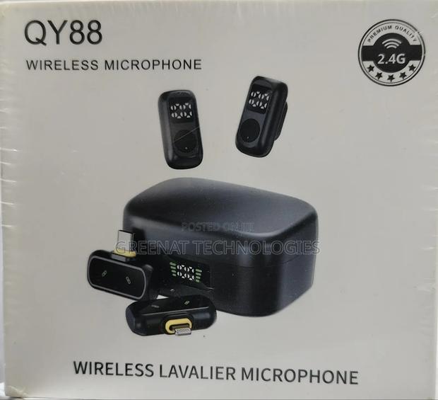 QY88 2.4G Wireless Lavalier Microphone