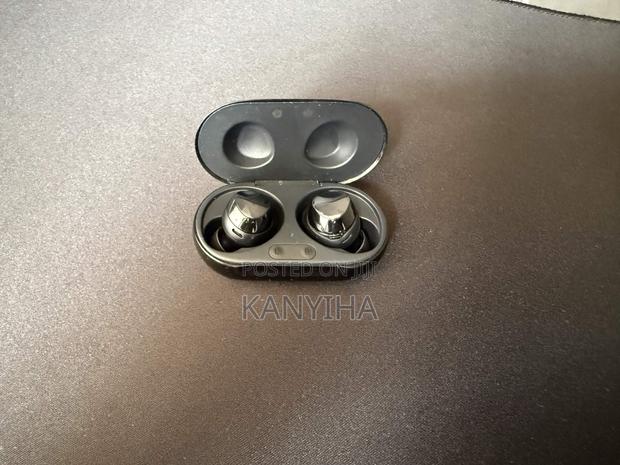 Samsung Galaxy Buds Plus (2020) - main view