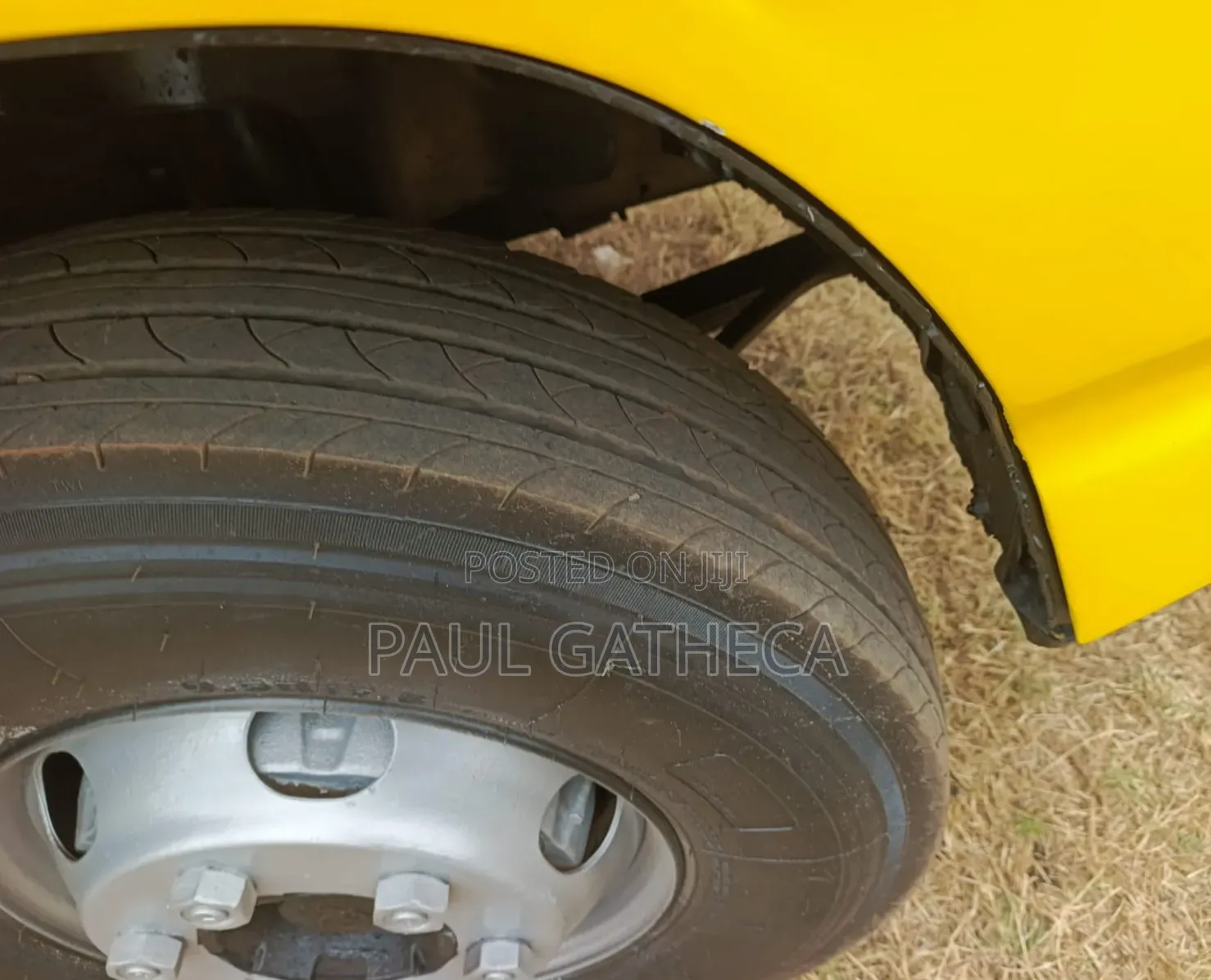 Isuzu NQR 2013 Yellow