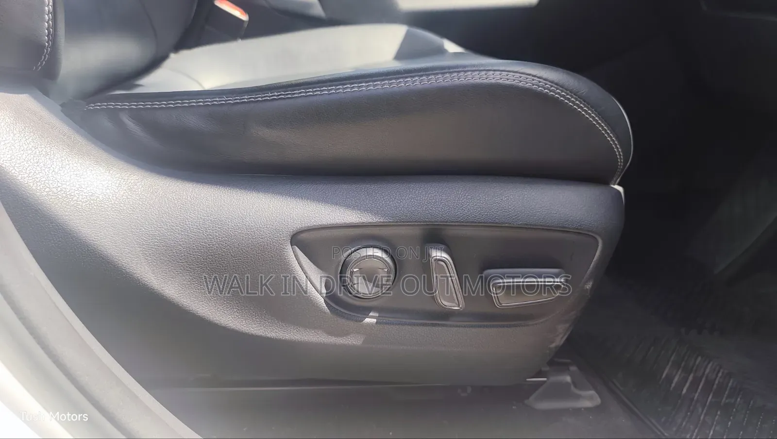 Toyota RAV4 2019 Pearl